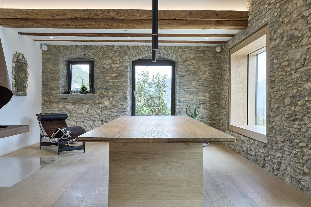 nmconcept-table-tm110